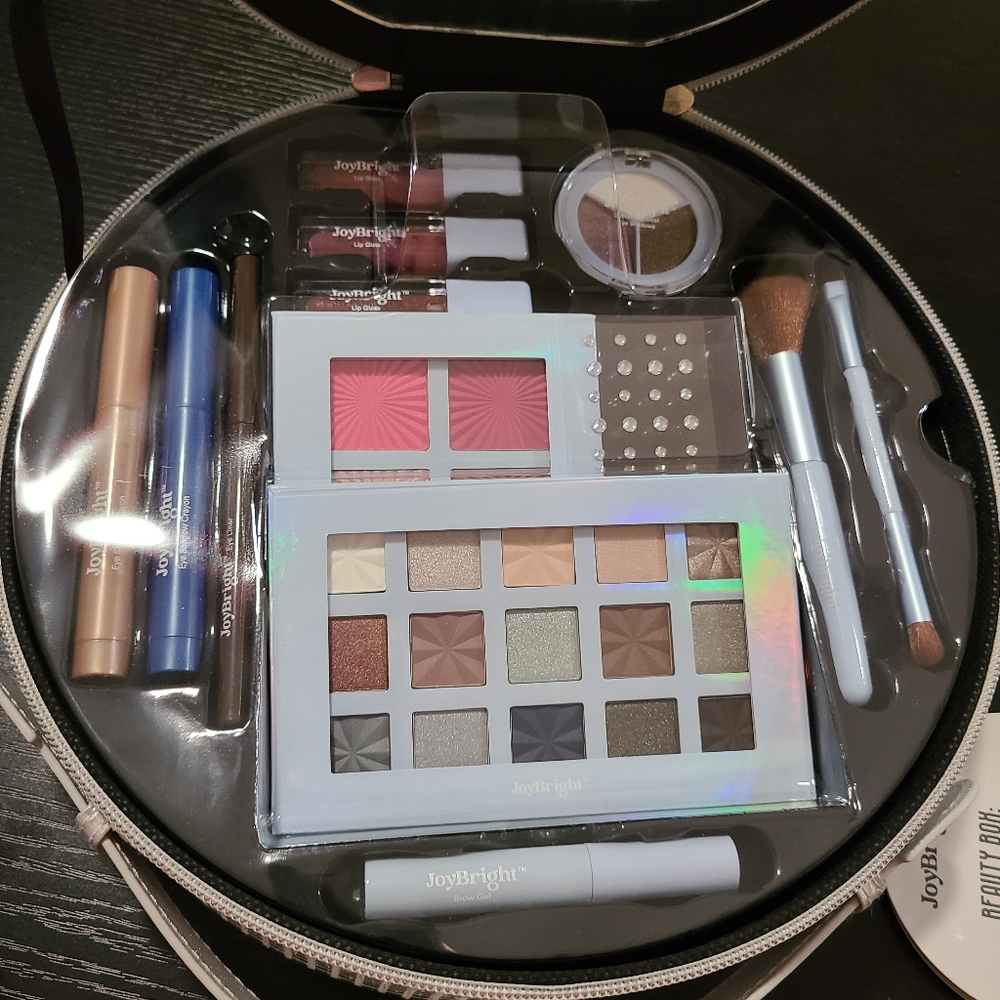 Ulta Beauty Makeup Collection Set Kit NEW - Picture 9 of 16